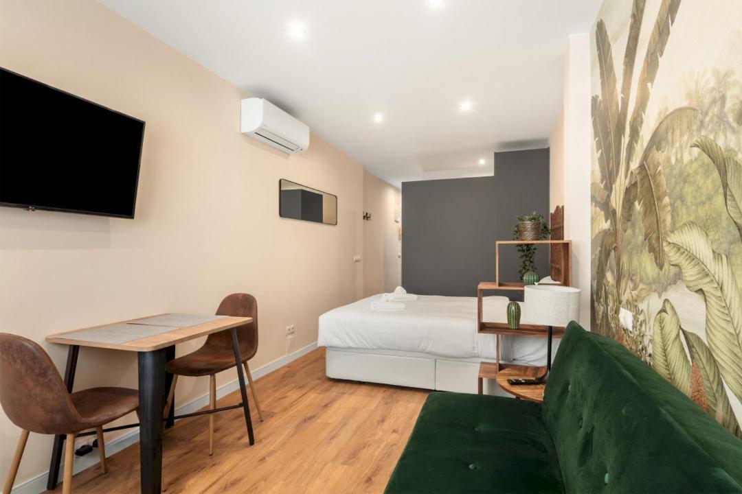 1 Bedroom 1 Bathroom Furnished - Chueca - Modern Functional - Mintystay Madrid Exterior photo