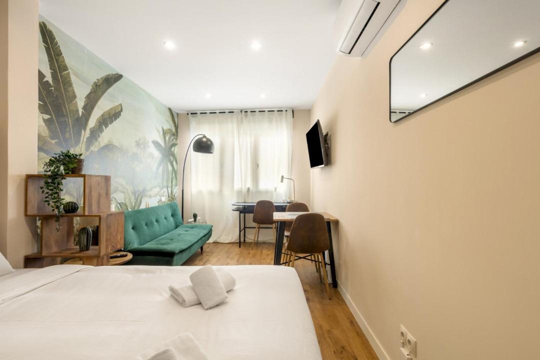 1 Bedroom 1 Bathroom Furnished - Chueca - Modern Functional - Mintystay Madrid Exterior photo